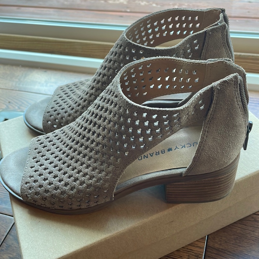 Lucky Brand suede sandals